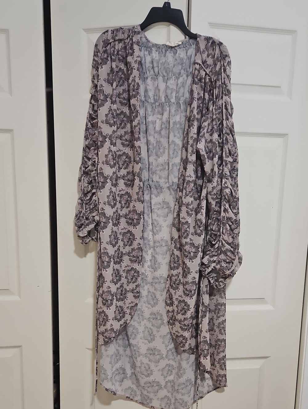 Joyfolie Floral Open Duster in Taupe and Gray